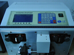 【大平方剝線機(jī)】擁有精密結(jié)實(shí)的機(jī)身，觸模式